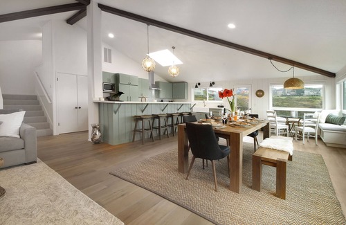 Dillon Beach House | Contemporary Home overlooking the Pacific Ocean