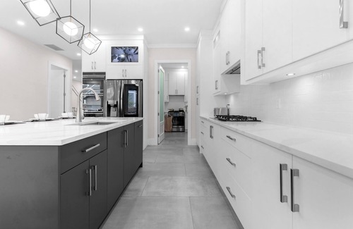 Yorkson House | Contemporary Luxury modern charming retreat