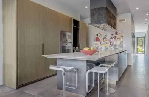 Hill Section House | Contemporary luxurious Tree section home