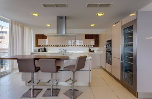 Sliema Apartment | Contemporary, Lux Apart Valletta and Harbour Views