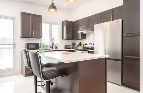 Brossard House | Contemporary renovated house in southshore MTL