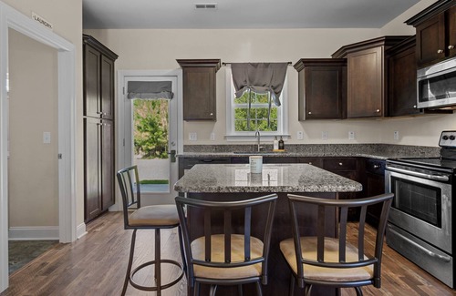 Piney Green House | Contemporary Townside Retreat