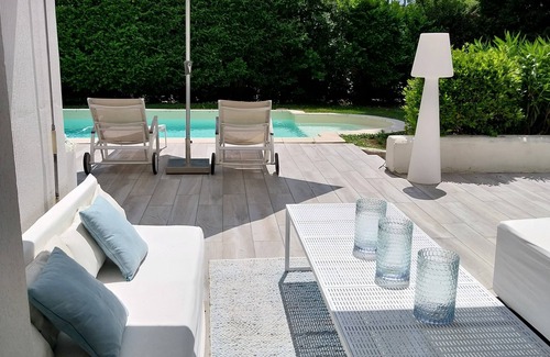 Montfavet Villa | Contemporary villa about 220m2 swimming pool