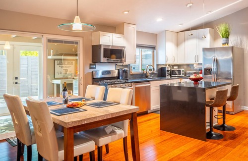 South Lamar House | Continental by AvantStay | Group Escape + Pool