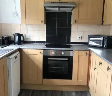 Aston-le-Walls Apartment | Contractor and family friendly spacious 3-Bed House with private parking, WiFi, garden area