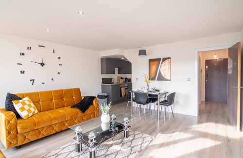 Bradford Apartment | Contractor-Friendly Stay Near Bradford City Centre