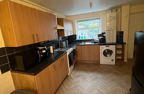 Stonnall Apartment | Contractors | NHS | Business | NEC | Airportnn