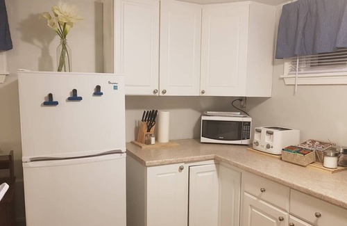 Sarnia Apartment | Contractors/Trades - Private Apt in Central Sarnia