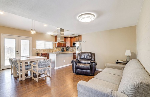 Holiday Shores House | Convenience By the River: Bullhead City Townhome!