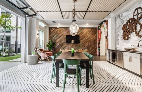 East Ybor Apartment | Convenient 2 BR Central Tampa, Minutes to Downtown