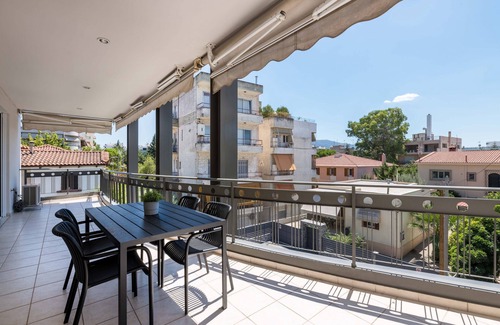 Khalandrion Apartment | Convenient 3BR Apartment in Chalandri