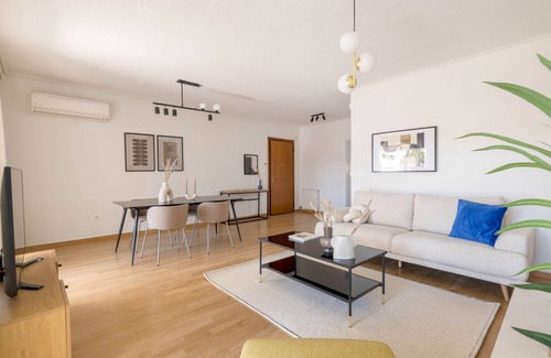 Khalandrion Apartment | Convenient 3BR Apartment in Chalandri