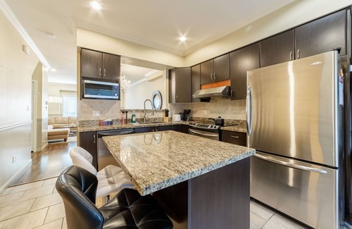 Richmond City Centre House | Convenient and Cozy 3 Bedrooms Townhouse Perfect for Family