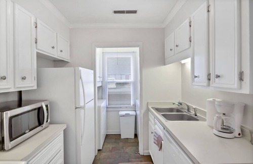 Rosewood House | Convenient Capital-City Getaway