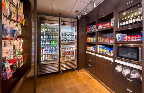 Durham Hotel | Convenient Countryside Stay! Free Parking, Pool, Near Parkside Town Commons