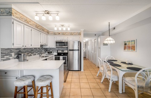 North Ocean City Condo | Convenient Family-Friendly Condo w/Balcony, Shared Pool, Hot Tub and A/C