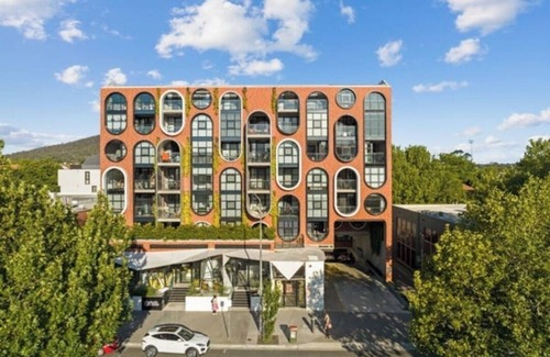 Braddon Apartment | Convenient modern apartment in Canberra central