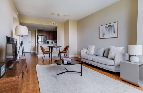 Mount Vernon Triangle Apartment | Convenient Mt Vernon 1BR w/Roof Pool, EV Station & Gym, by Blueground