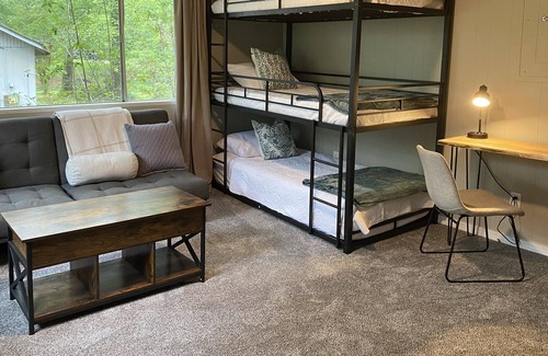 Florence House | Convenient & Pet Friendly! Whole home in Florence MS