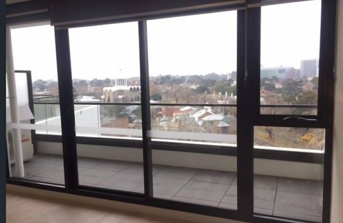 North Melbourne Apartment | Convenient, quiet spot, in North Melbourne, only minutes into the CBD.