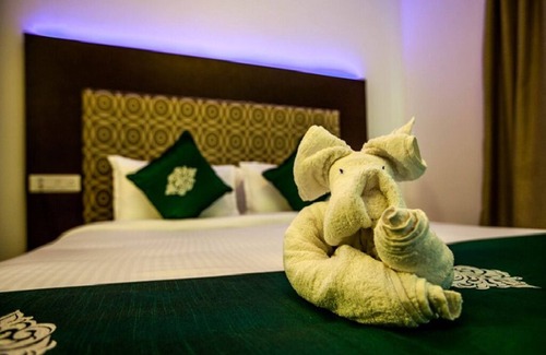 KK Nagar Hotel | Convenient Rooms with Lake view Stay/Madurai