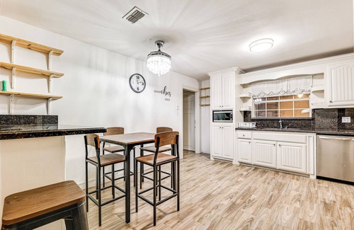 Edinburg House | Convenient, Spacious & Peaceful: Home in Edinburg!