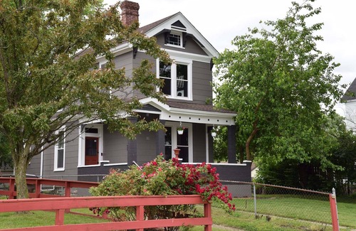 Arlington Heights House | Convenient to Everywhere! Train-Themed Bnb by active Railroad - Cincinnati Area