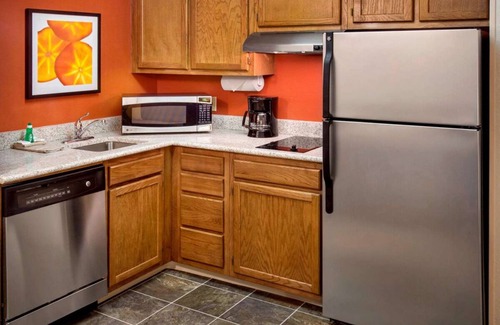 Bethlehem Resort | Convenient Tourist Location! Free Breakfast, Kitchen, Seasonal Outdoor Pool!