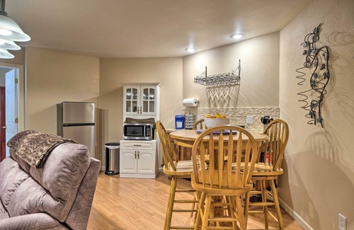 Groveland House | Convenient Unit w/Fire Pit ~ Half-Mi to Lake!