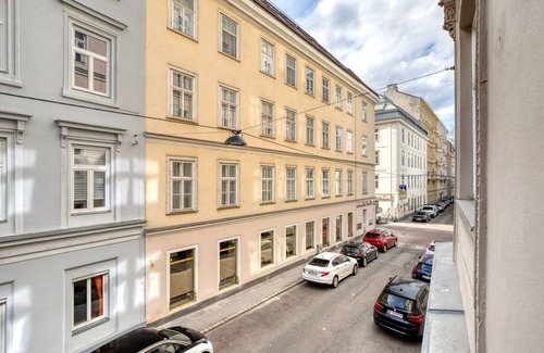 Wieden Apartment | Convenient Wieden 2BR, Fully Furnished, by Blueground