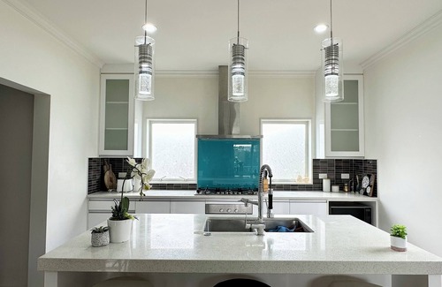Hamilton House | Conveniently, everything you need is just a 5-minute walk away