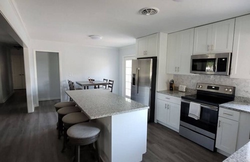 New Bern House | Conveniently Located 3 Bedroom 2 Bathroom House