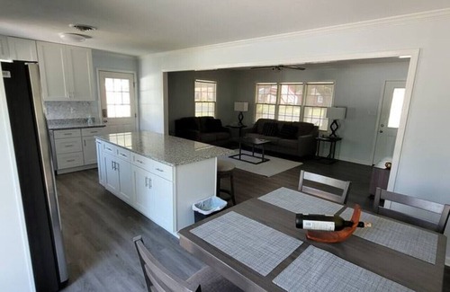 New Bern House | Conveniently Located 3 Bedroom 2 Bathroom House