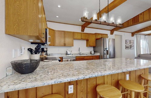 Donner Lake Woods House | Conveniently located home with fully stocked kitchen, w/d, fast wifi & loft