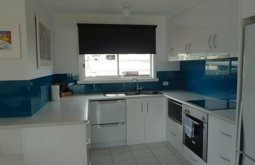 Bridport Apartment | Conveniently located on Bridport's Main St is this neat 3.