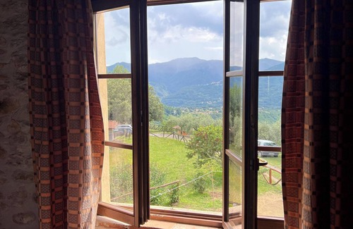 Mologno House | Converted Barn in Garfagnana with views of Apuan Alps