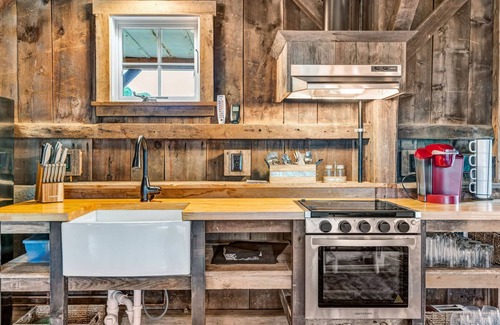Quechee House | Converted Carriage Barn | The Carriage House Unit2