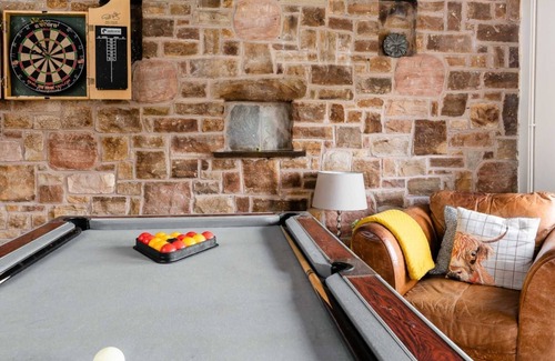Cauldon Low House | Converted pub, sleeping up to 34 guests. Close to Alton Towers and Ashbourne.