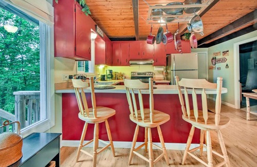 Eidelweiss Village House | Conway Area Chalet with Mountain Views and Fire Pit!