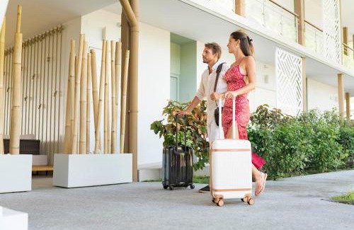 Cook's Bay Hotel | Cook's Bay Hotel & Suites