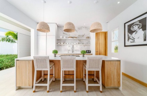 Deanes Villa | Cool Breeze by Blue Sky Luxury