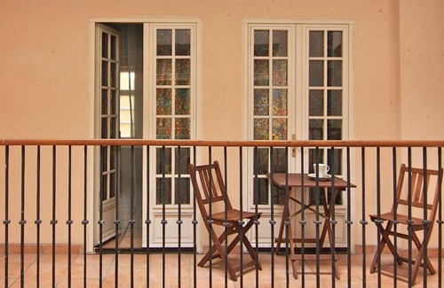Mala Strana Apartment | Cool Mala Strana apartment with balcony