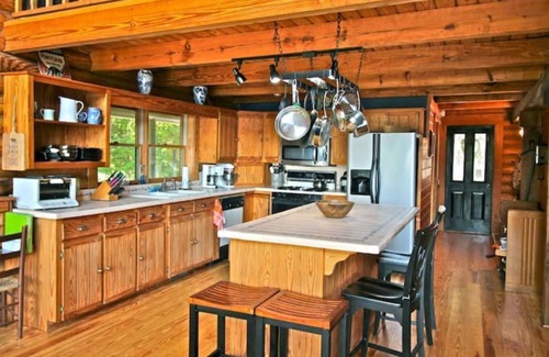 Rosman Cabin | Cool off in the mountains! Enjoy a real log home with endless views .