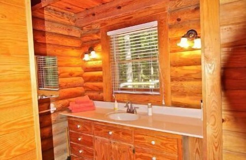 Rosman Cabin | Cool off in the mountains! Enjoy a real log home with endless views .