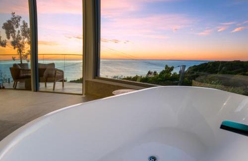 Coolum Beach Apartment | Coolum luxury apartment with king bed and ocean views