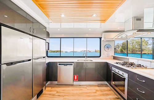 Coomera Boat Rental | Coomera Houseboat Holidays