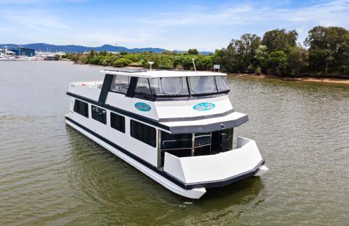 Coomera Boat Rental | Coomera Houseboats
