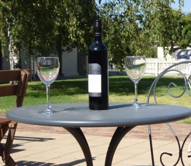 Penola Hotel | Coonawarra Motor Lodge