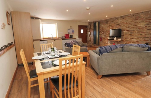 Potto Cottage | COOPER COTTAGE, pet friendly, character holiday cottage in Stokesley