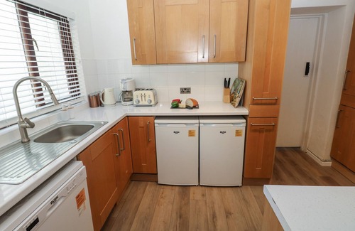 Neyland Cottage | COOPER COTTAGE, pet friendly, country holiday cottage in Neyland